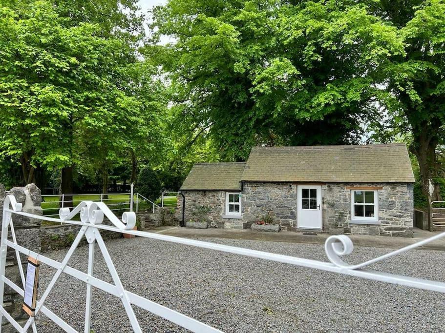 Roberts Yard Country Cottage Килкени Екстериор снимка